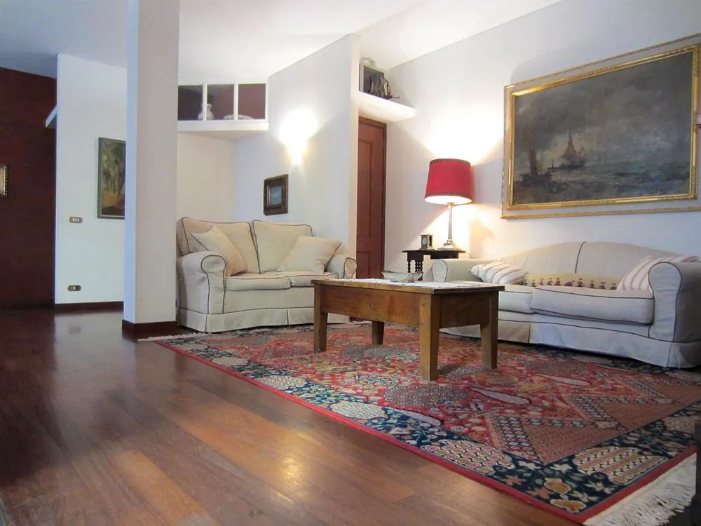 Temporary House - Independent House