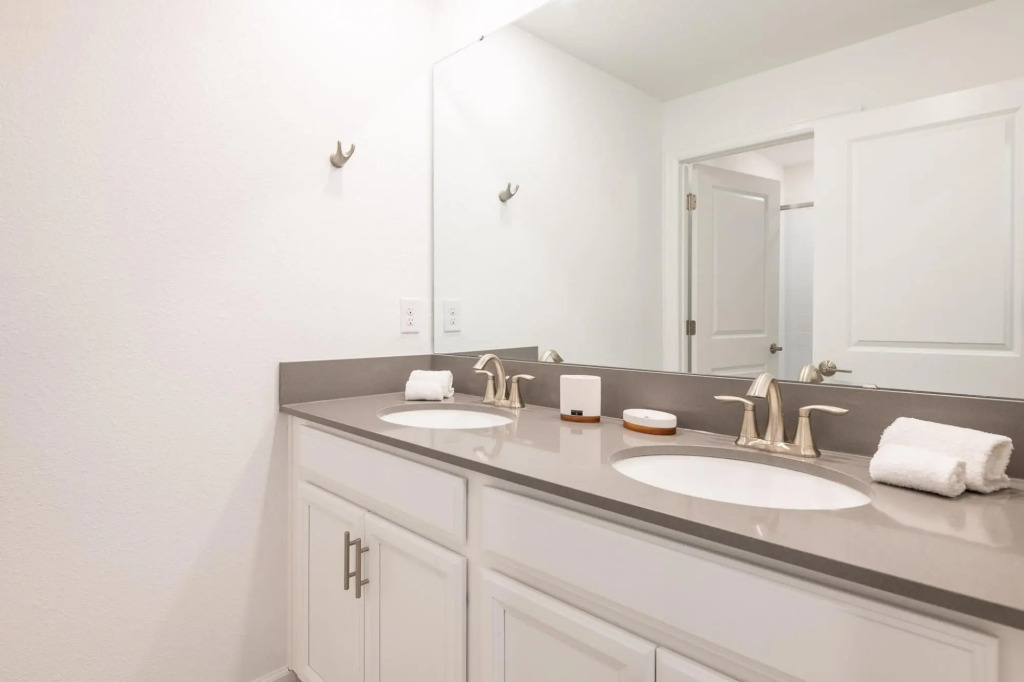 Sweet and spacious home with private pool near Disney