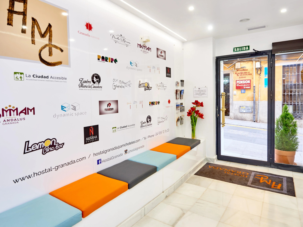 AMC Granada Hostal
