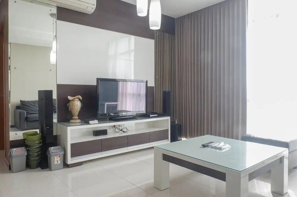 Vibrant Luxurious 2Br Apartment At Aryaduta Residence Connected To Cito Mall