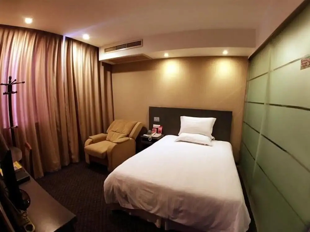 GreenTree Inn WenZhou LuCheng XiaoNanMen Express Hotel