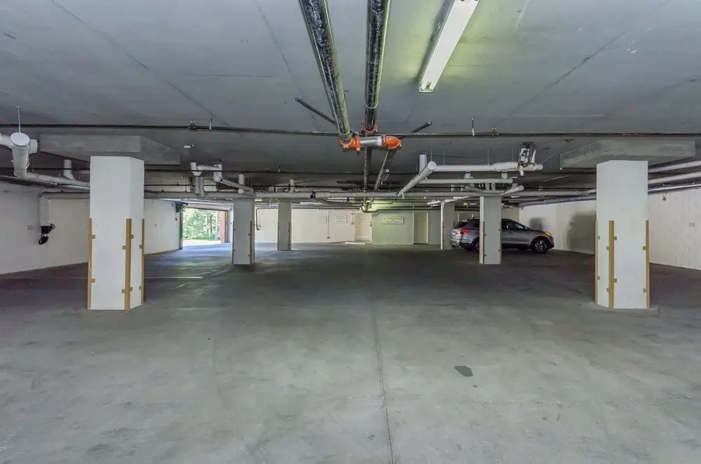 Silver Bear 18 Walk to Canyon Lodge, Cozy, Underground Parking by RedAwning