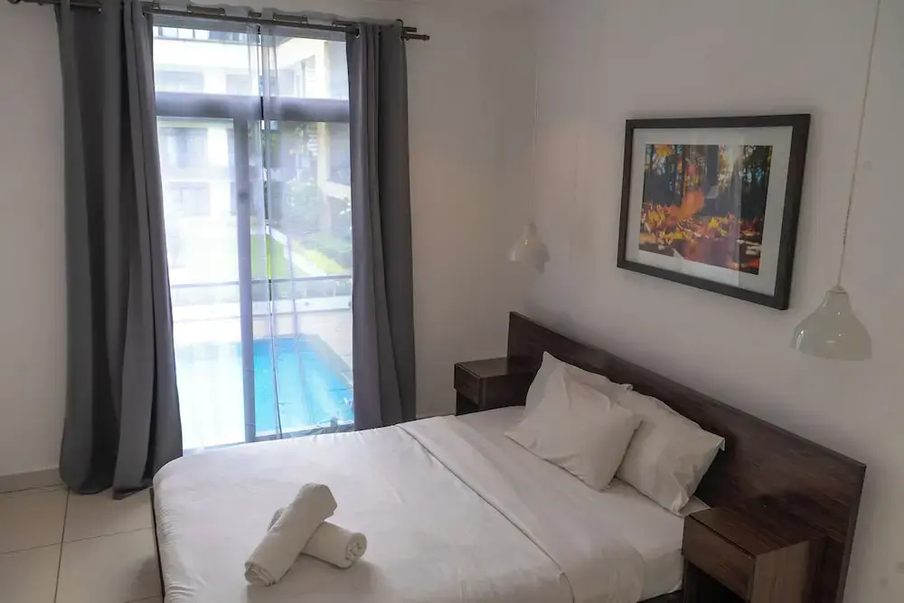 Royal Luxury Apt at Embassy Garden