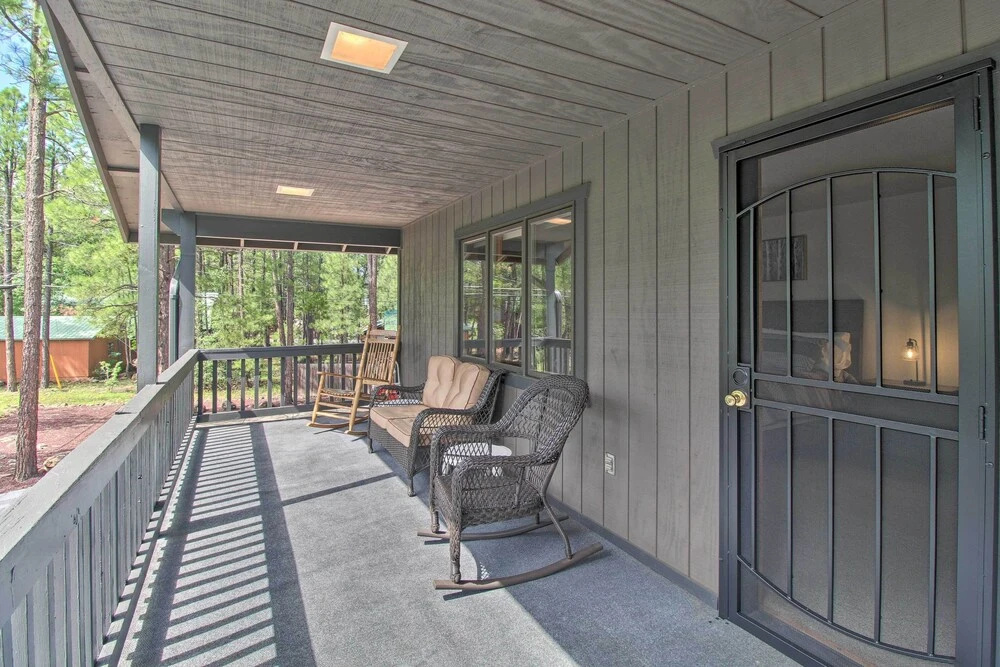 Chic Pinetop Retreat w/ Separate Apartment!