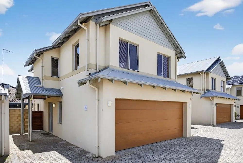 3-bedroom Escape With Outdoor Living Area