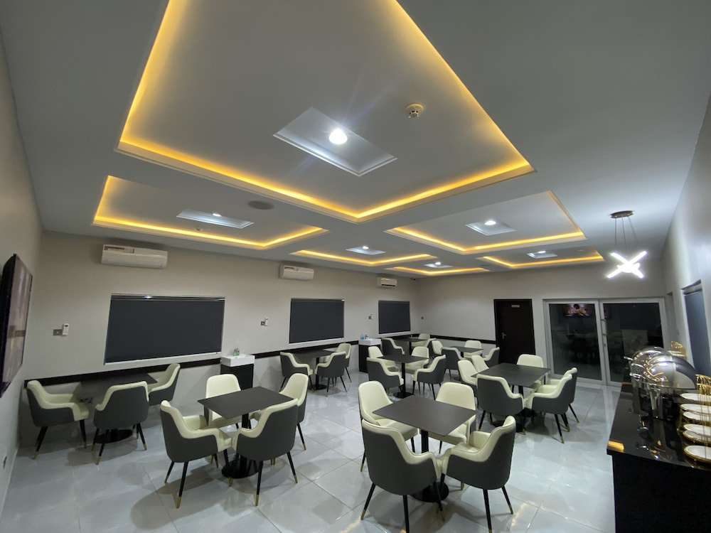Emmaag Hotel, Ibadan