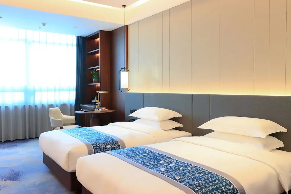 Yun Ray Phoenix Hotel