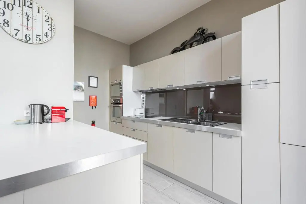 Bourgeois 3 bdrs & Large Terrace - 5mn from le Palaisdowtown