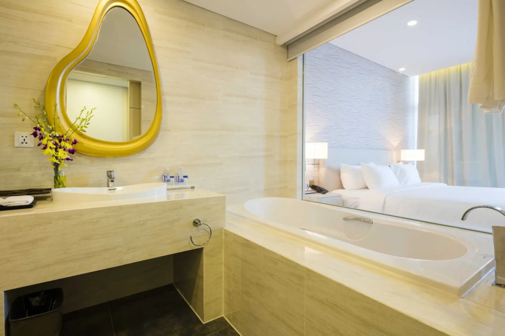 Diamond Bay Hotel