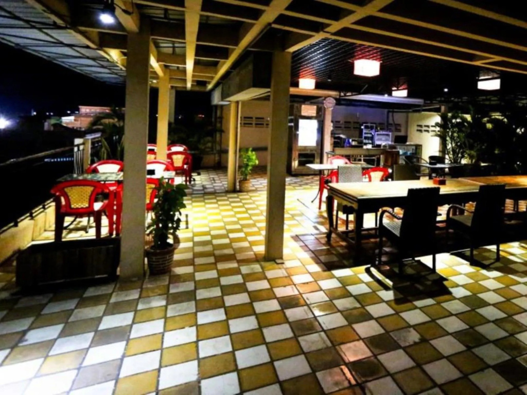 Royal Hotel