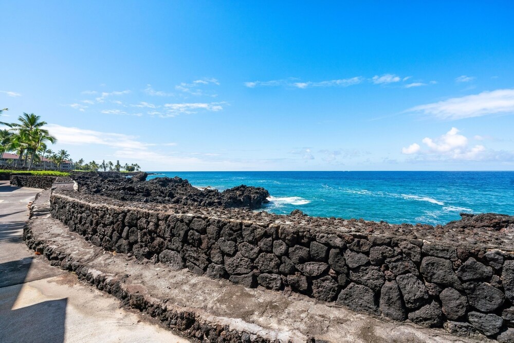Big Island Keauhou Surf & Racquet 181 2 Bedroom Townhouse