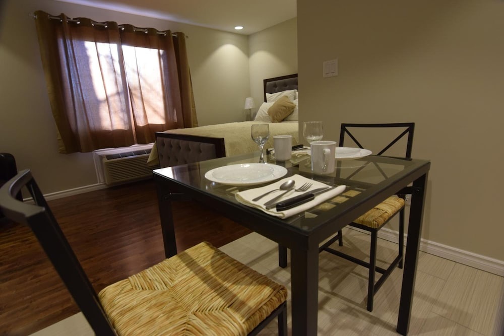 Peace River Inn & Suites