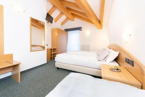 Flos Hotel
