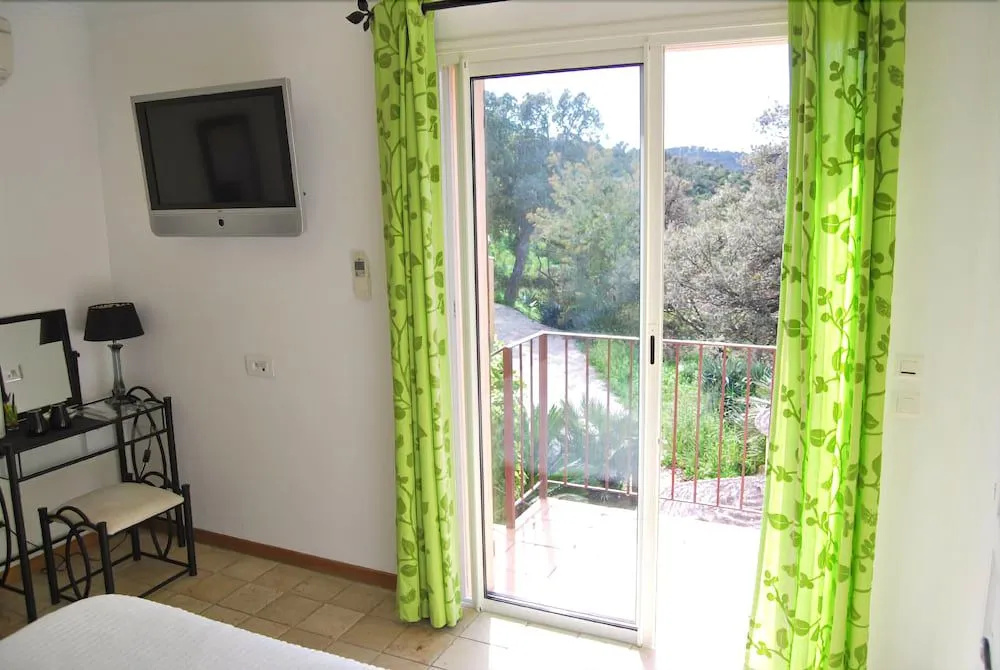 Villa Nais B&B
