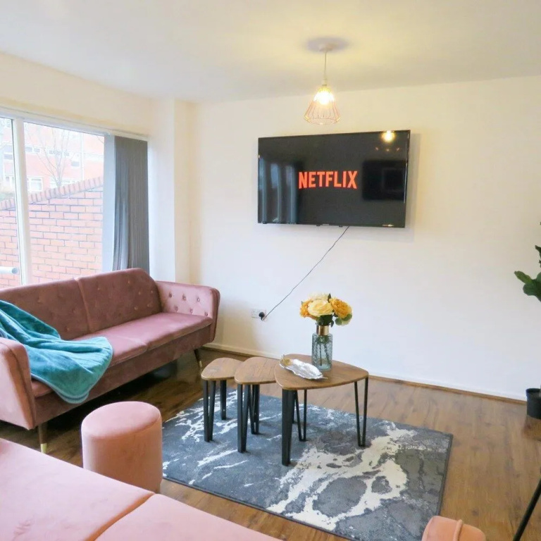 Tudors eSuites Five Ways Terrace Parking