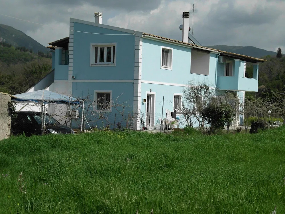 Tom's House/2 Between Paleokastritsa Dassia Ipsos!