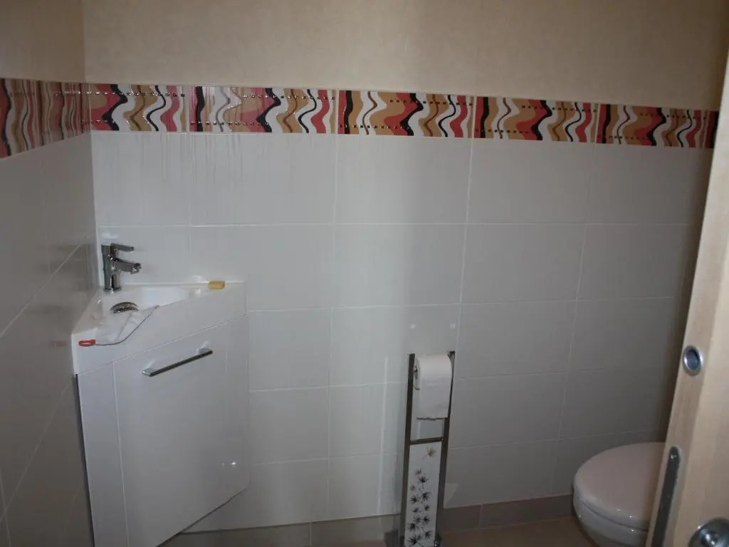 Gîte moderne avec accès indépendant, proche centre-ville et Thermes, terrasse et équipements inclus - FR-1-589-57