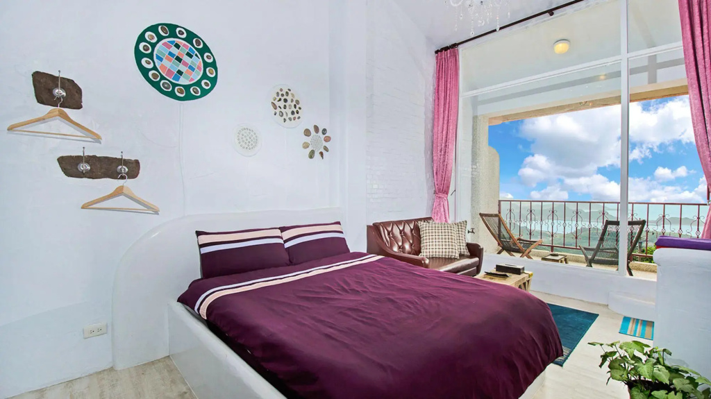 Sunny Room