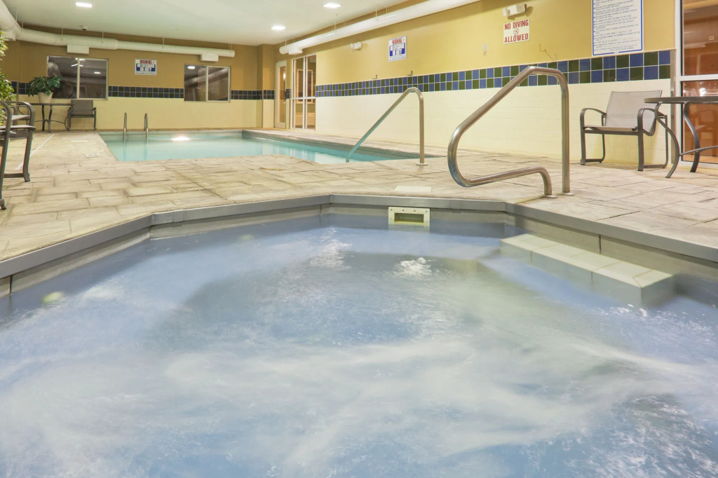 Holiday Inn Express Evansville - West by IHG