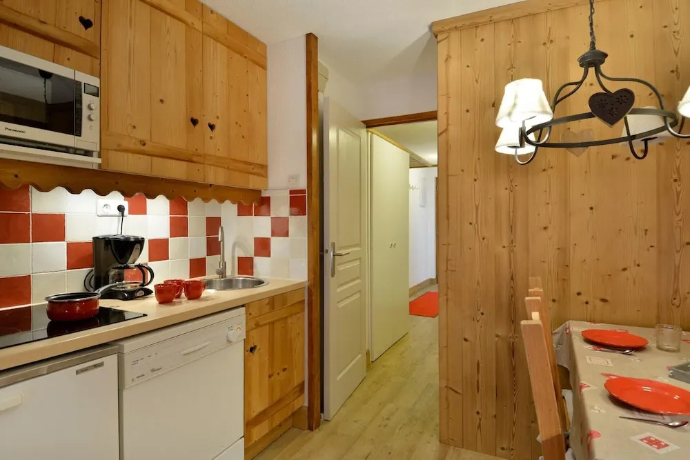 Belle Plagne Two-roomed Apartment for 5 People, Located on the Slopes Th322