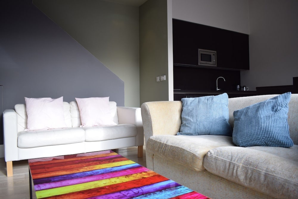 2 Bedroom Home With Private Patio