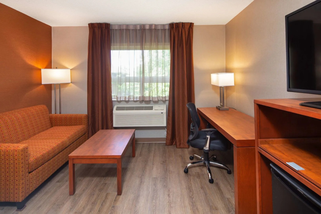 Hotel Richmond Hill ON North