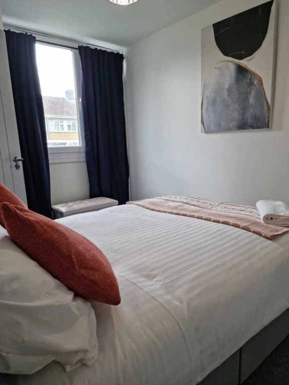 Remarkable 3-bed Apartment in London