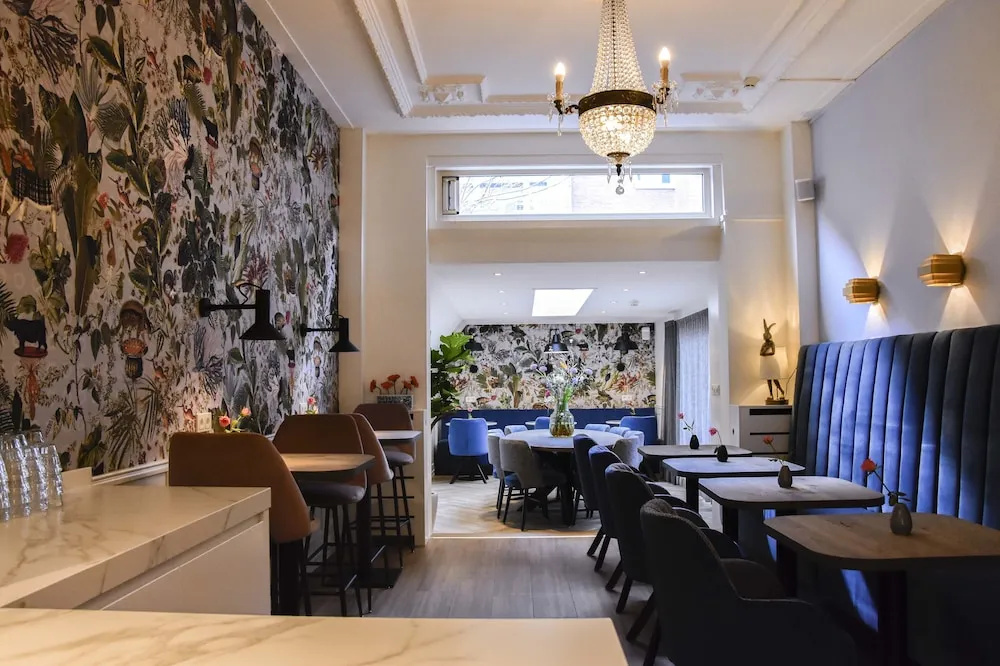 Asterisk Hotel