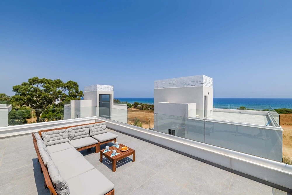 By The Beach - Sunstone Seaview Villa