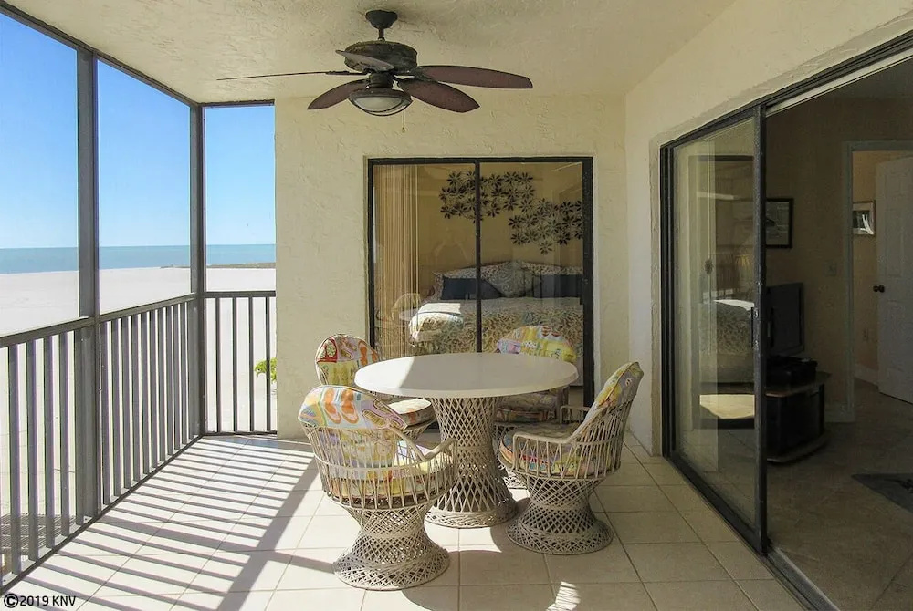 Carlos Pointe 421 - 2 Br Condo