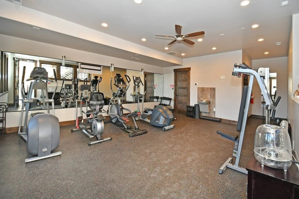Blackstone Beauty 2 Bedroom Condo by RedAwning