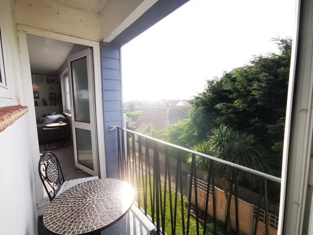 A Place With A View  - 2 bed village apartment
