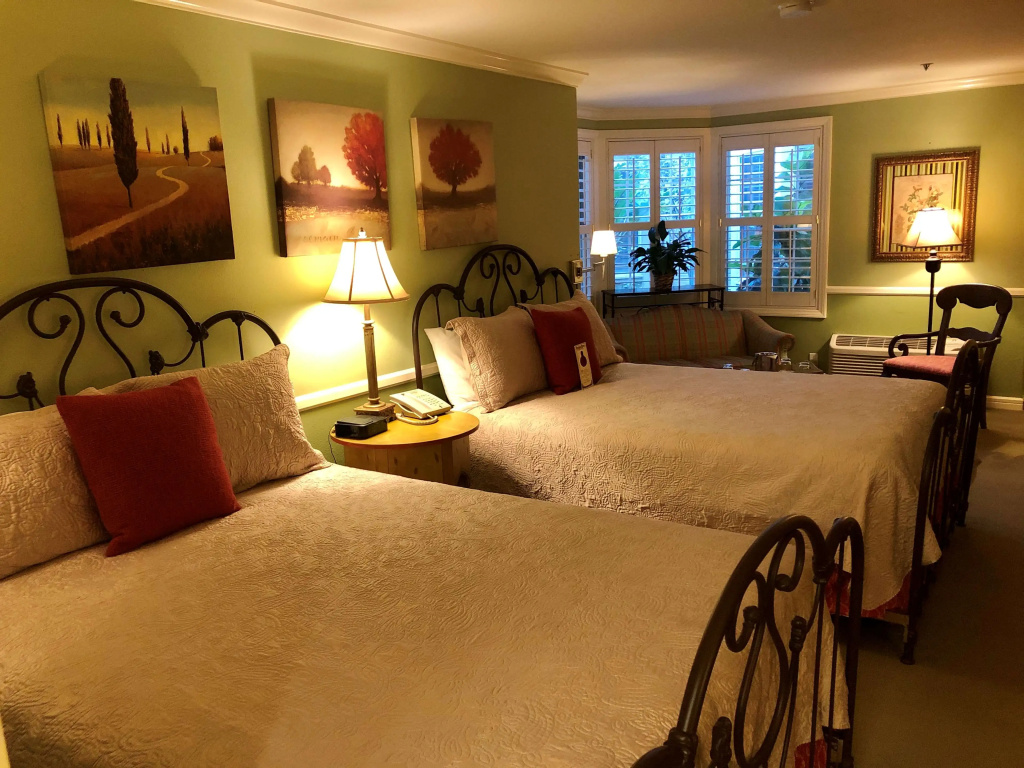 Apple Farm Inn