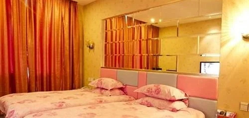 Hengdian Pineapple Hotel