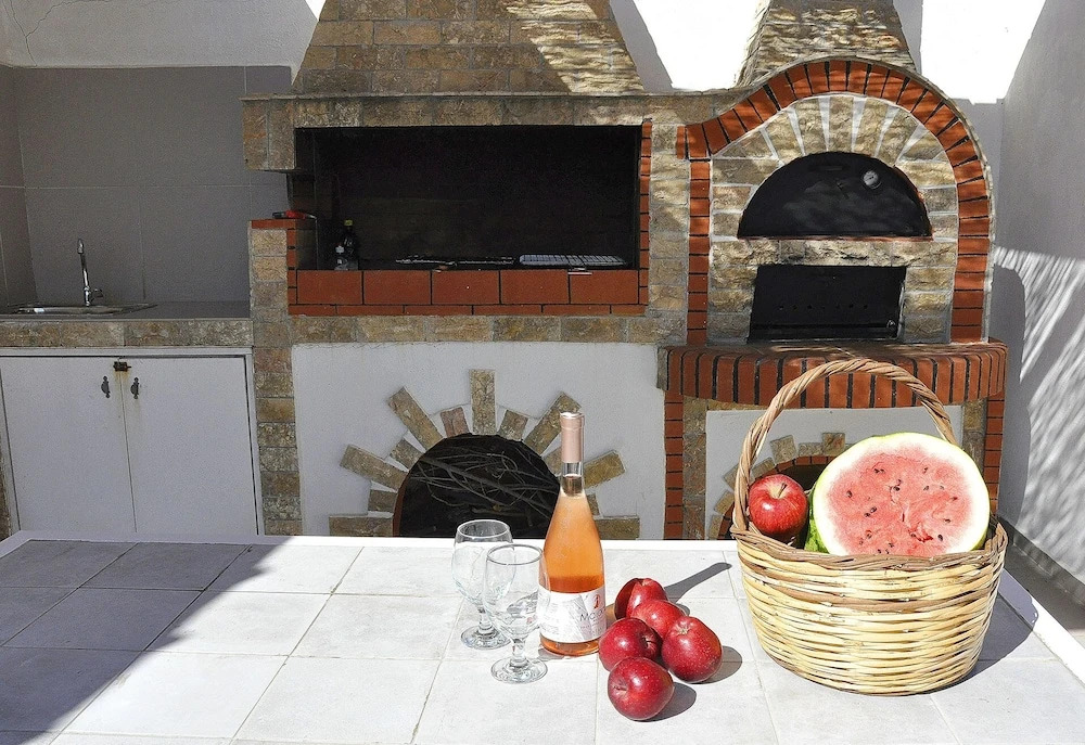 RITA MARE seafront villas heated Pools