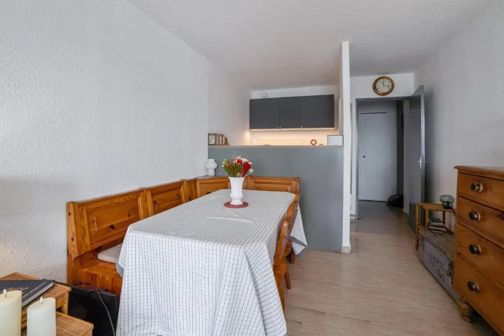 Charming studio with balcony and sea view in Sanary-sur-Mer - Welkeys