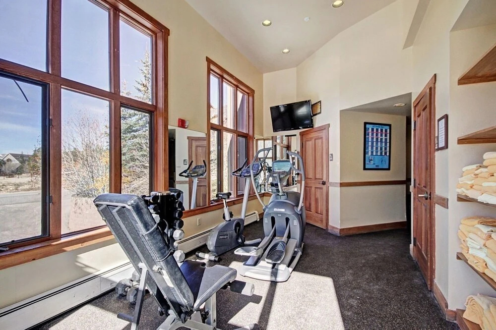 2300 Red Hawk Lodge 3 Bedroom Condo by RedAwning