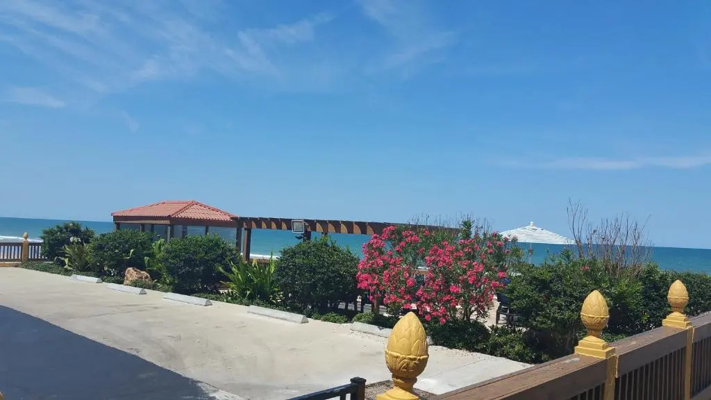La Bella Inn - POOL OPEN