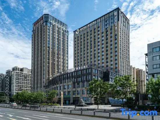 Palace Hotel (Chengdu Zoo Zhaojuesi South Road Subway Station)