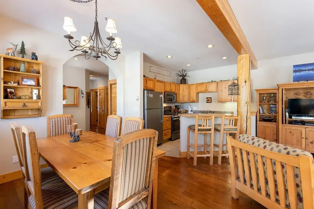 8758 Trappers Crossing 2 Bedroom Condo by RedAwning