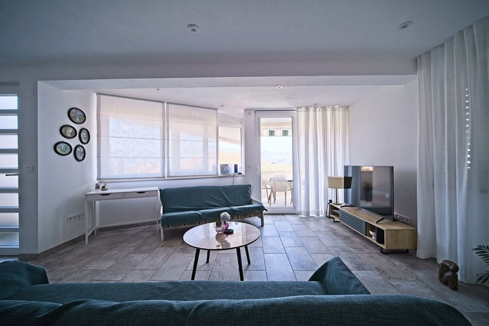 Apartment Afitojen