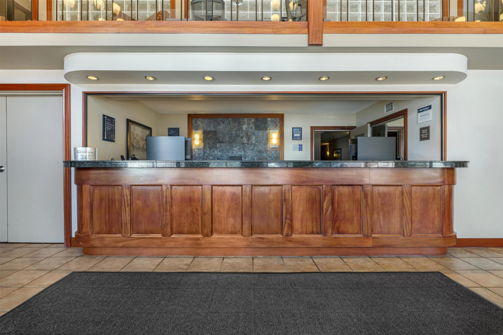 Best Western Plus Baker Street Inn