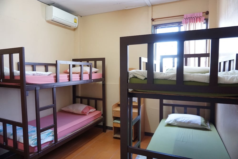 OYO 730 Meedee Hostel