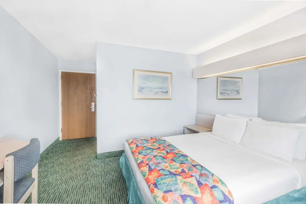 The Windstar Hotel - Carolina Beach