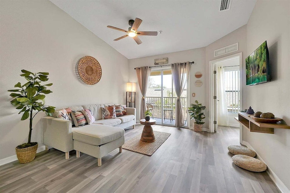 2722 Club Cortile Unit B 3bed