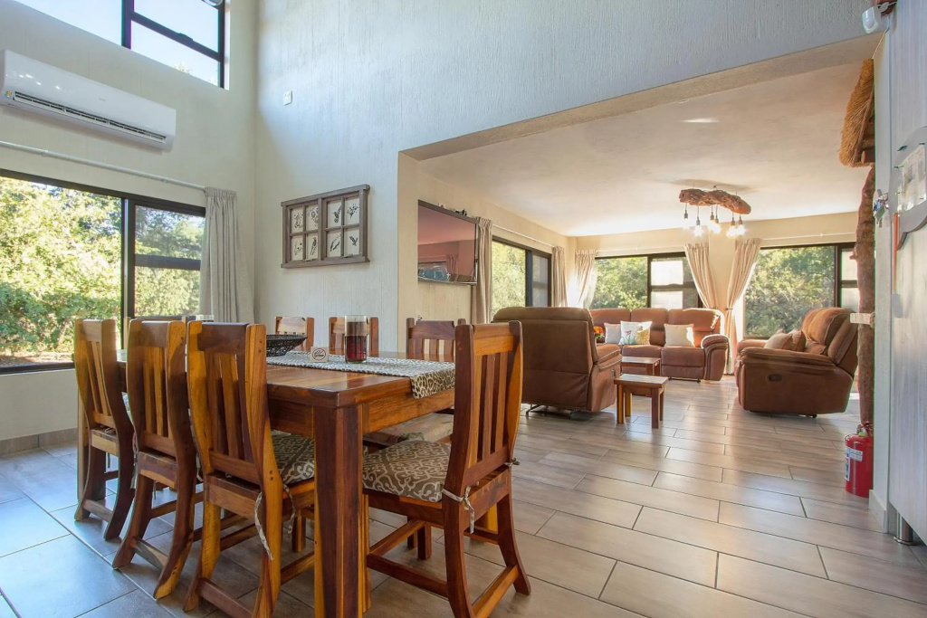 Call of the Fish Eagle Self-catering Holiday Home with solar