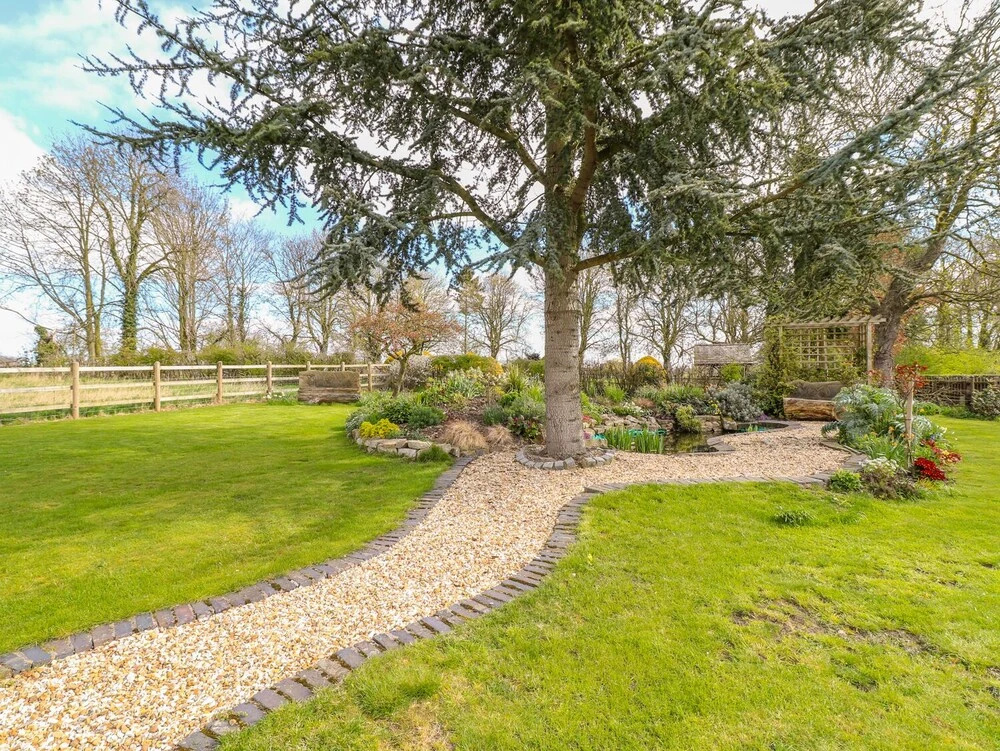 South Lodge - Longford Hall Farm Holiday Cottages