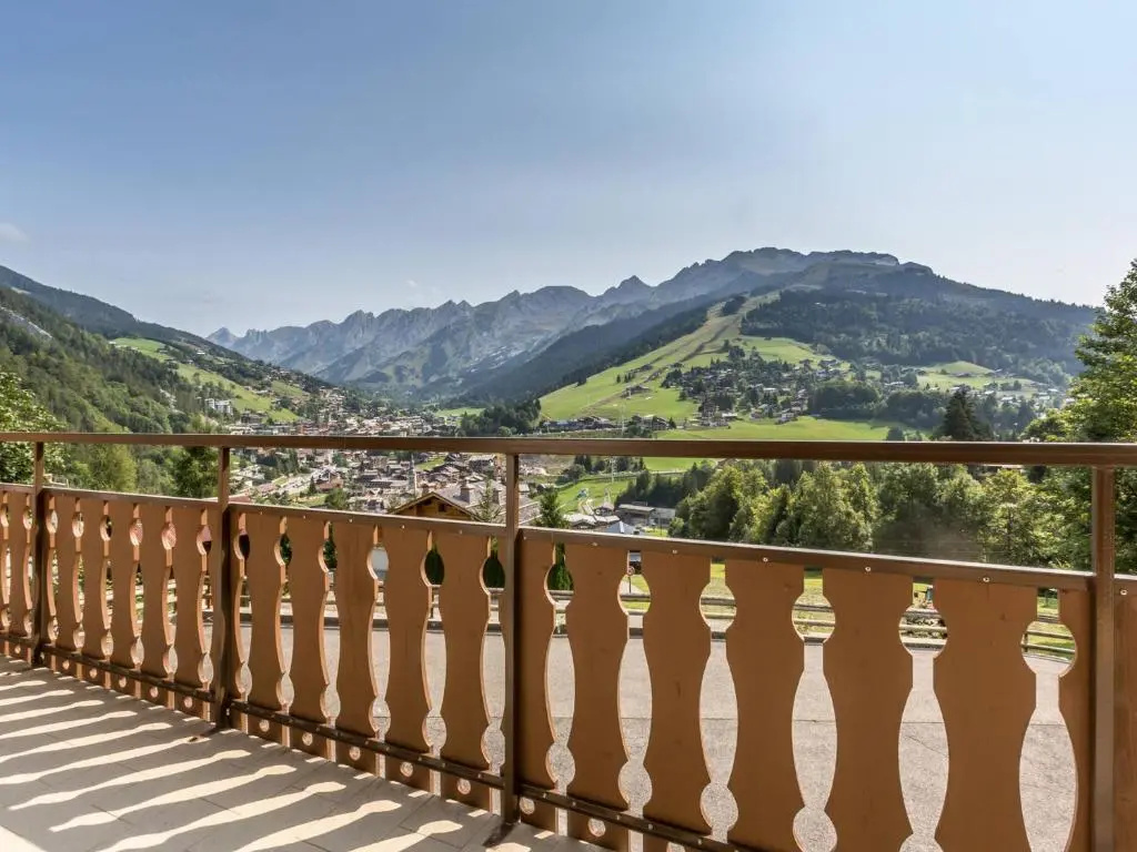 Chalet 4 ch, proche pistes, idéal familles/amis, WIFI - FR-1-437-56