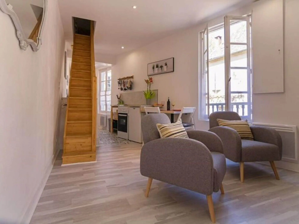 Charming holiday home in Ségur-le-Château with parking