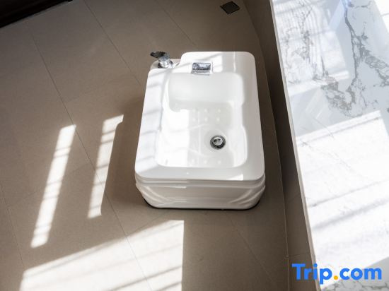 TRUE GO Hotel (Beijing Fangshan Liangxiang Station Longhu Tianjie Branch）